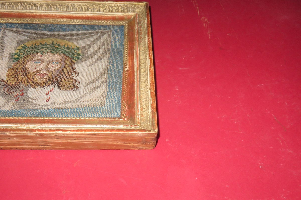 Christ In Bead Embroidery, Early 19th Time.-photo-3