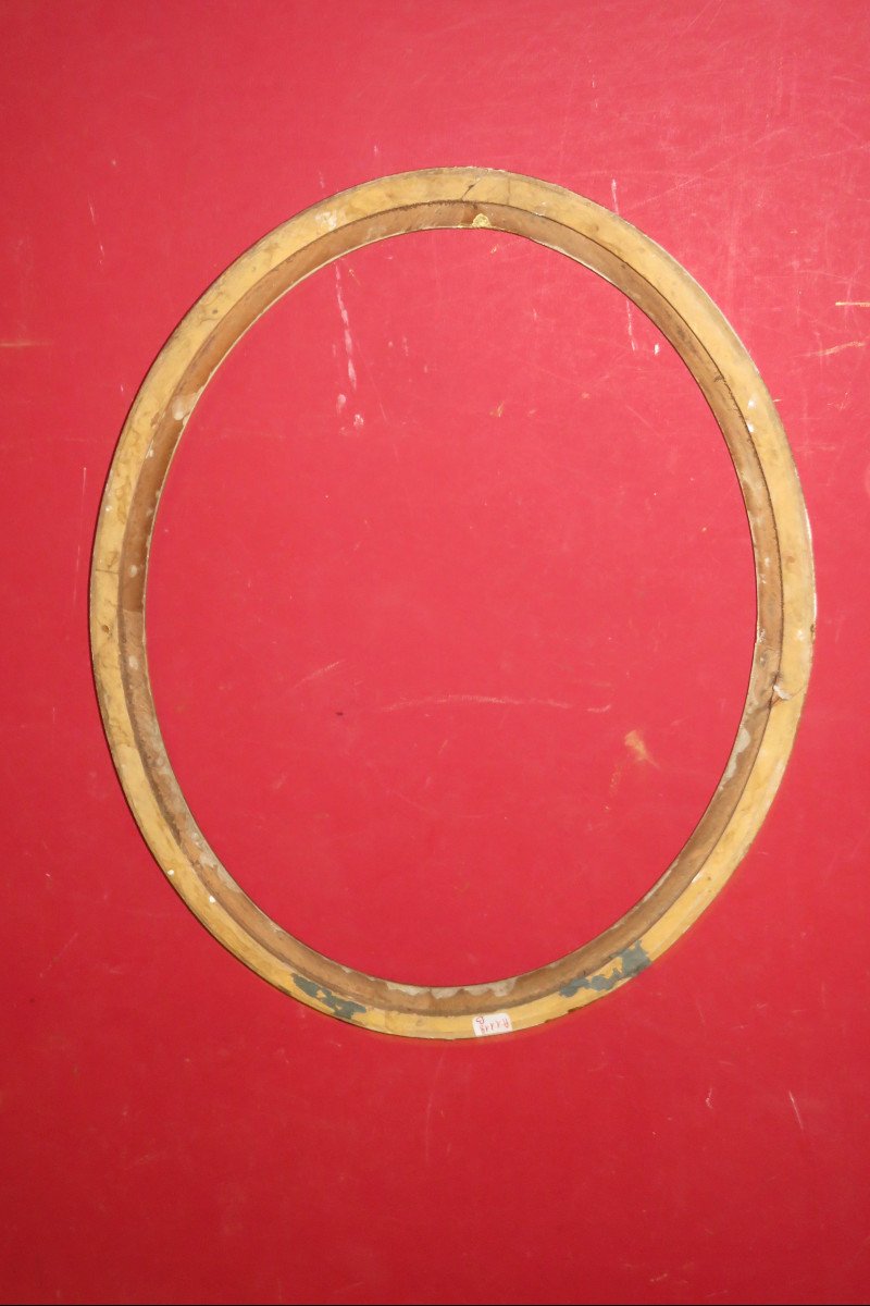 19th Century Oval Frame, In Golden Wood.-photo-3