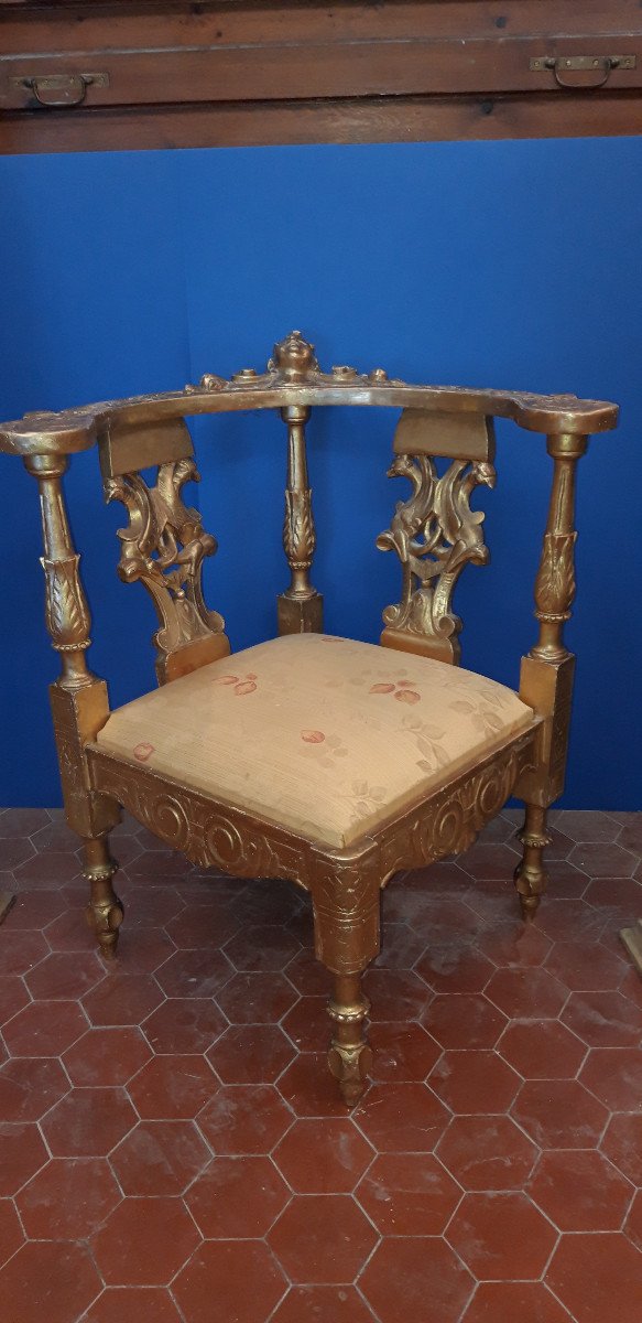 Fauteuil d'Angle époque 19ème, En Bois Doré.