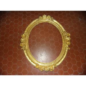 Large Oval Frame, 19th Century, In Golden Wood.