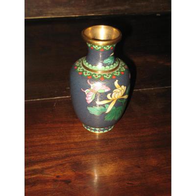 Vase Chinois En Cuivre Cloisonné, époque 20ème.