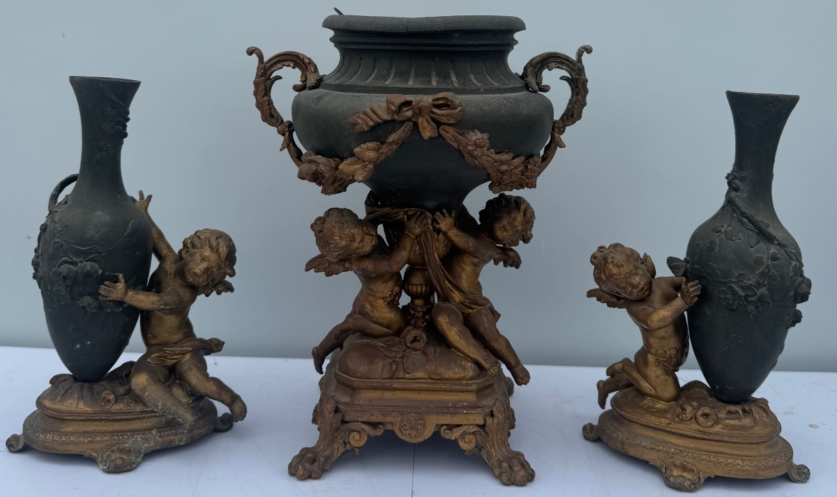 Spelter Fireplace Surround With Putti Decoration – 19th Century