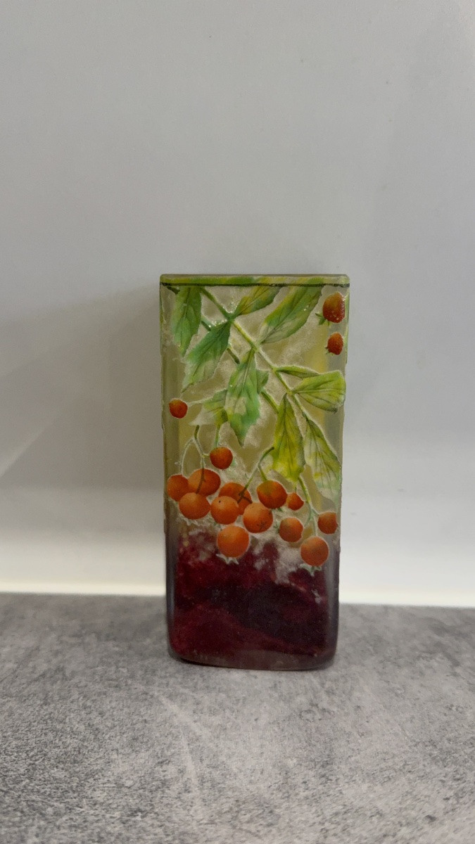 Petit vase en pâte de verre émaillée signé Daum-photo-2