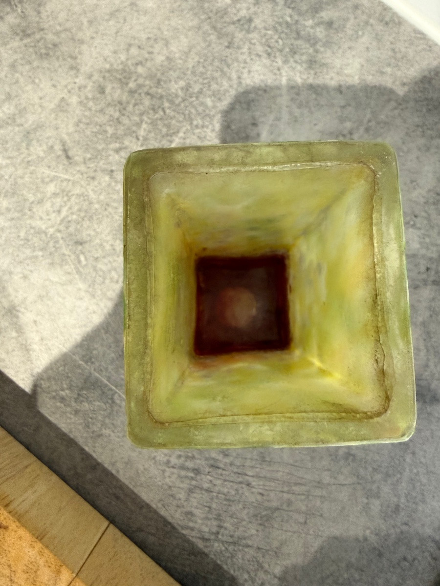 Petit vase en pâte de verre émaillée signé Daum-photo-1