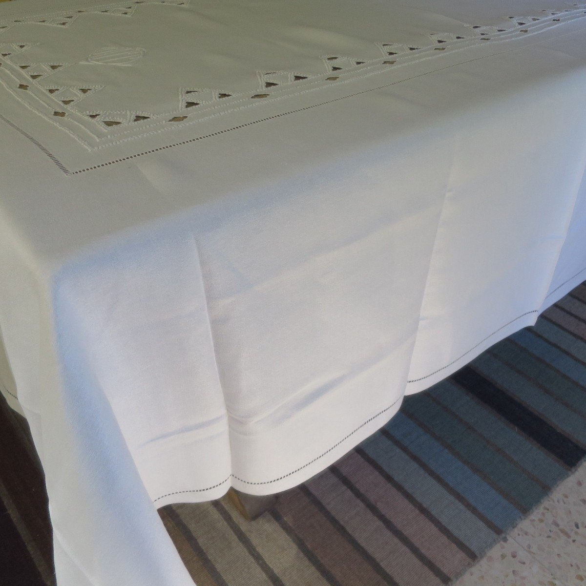 Nappe ancienne en lin granité, brodée main, monogrammée NT, vers 1925-photo-1