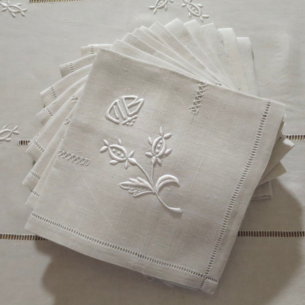 Linen Table Service, Hand Embroidered, Monogrammed Mb, Circa 1925-photo-5