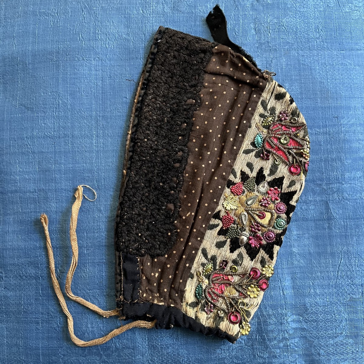 Bonnet brodé de coiffe alsacienne de mariage, XVIIIe-photo-2