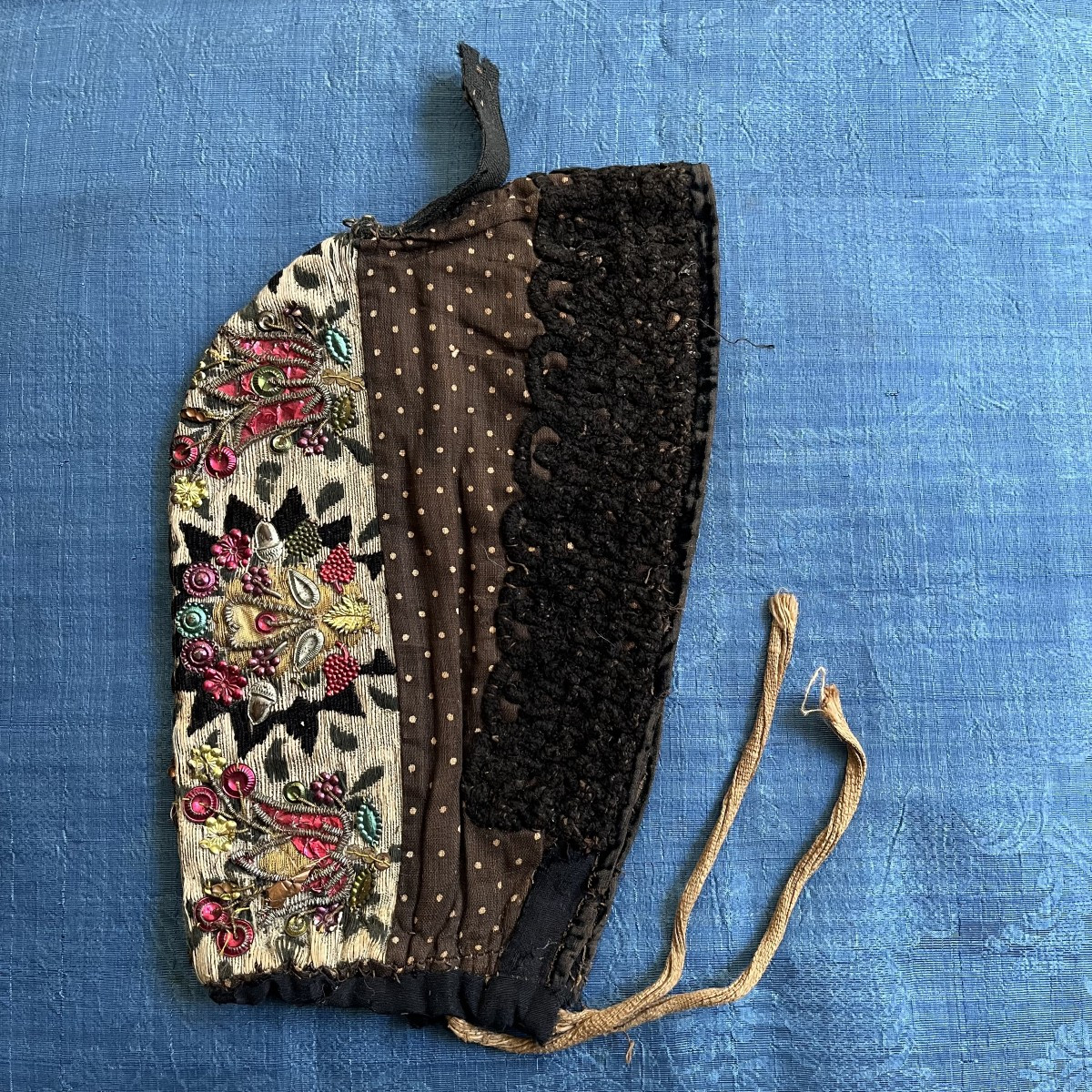 Bonnet brodé de coiffe alsacienne de mariage, XVIIIe