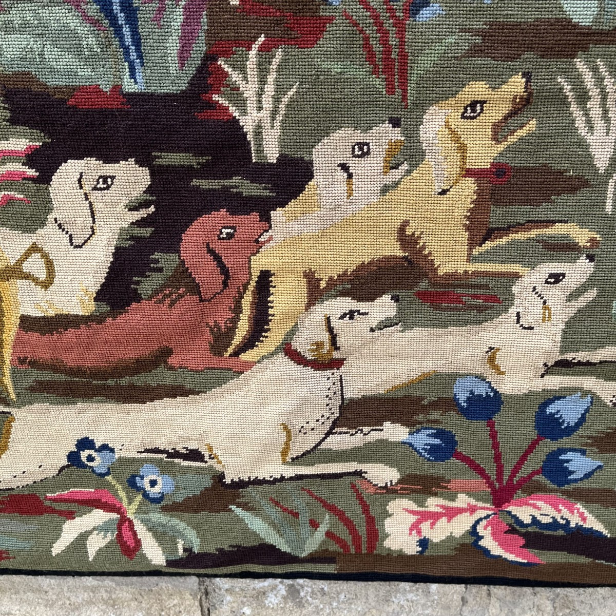 Tapisserie "chasse au sanglier", style troubadour, au gros point, circa 1950-photo-4