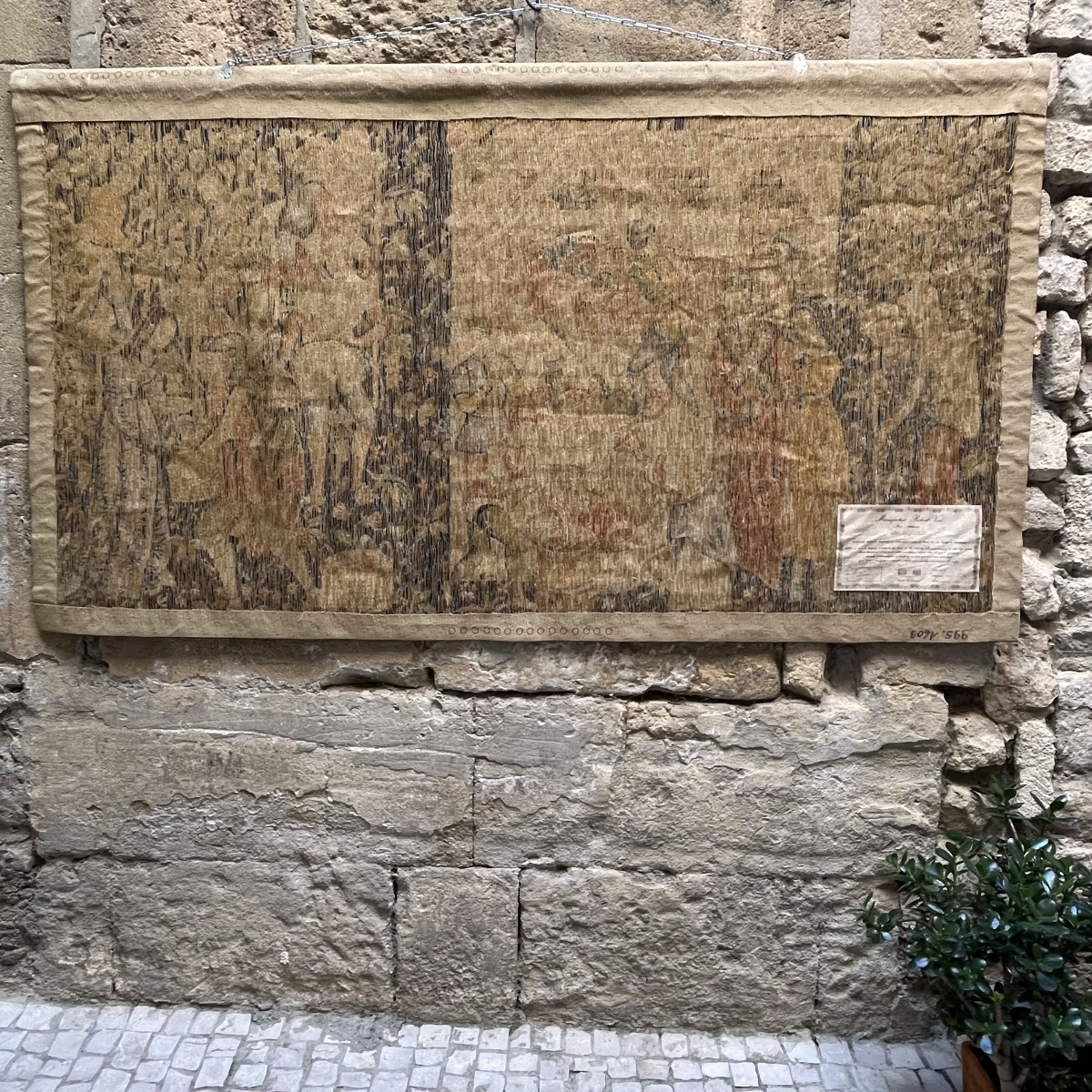 Tapisserie "Les vignerons" de la manufacture Robert Four à Aubusson -photo-8