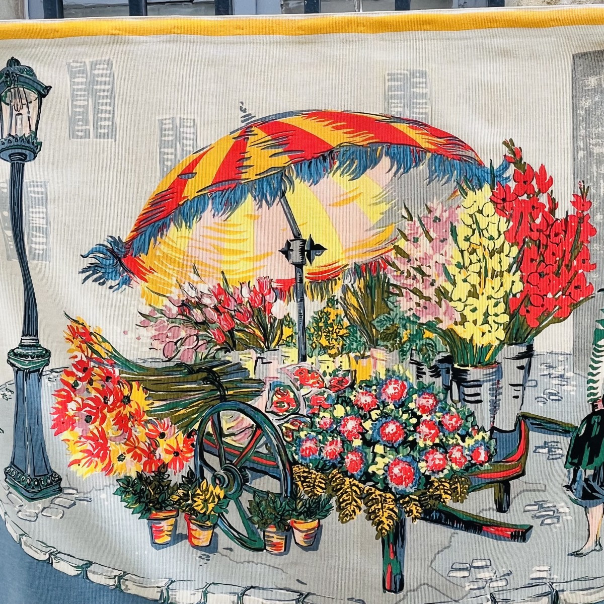 Tapisserie sérigraphie "la marchande de fleurs à Paris" de Forest circa 1950-photo-5