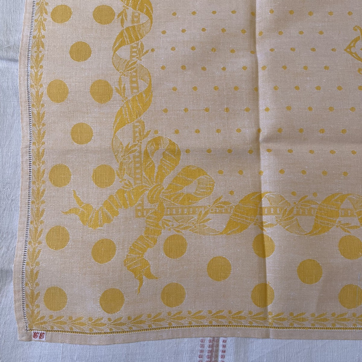 8 serviettes en lin damassé jaune monogrammées CH, début XXe siècle -photo-2
