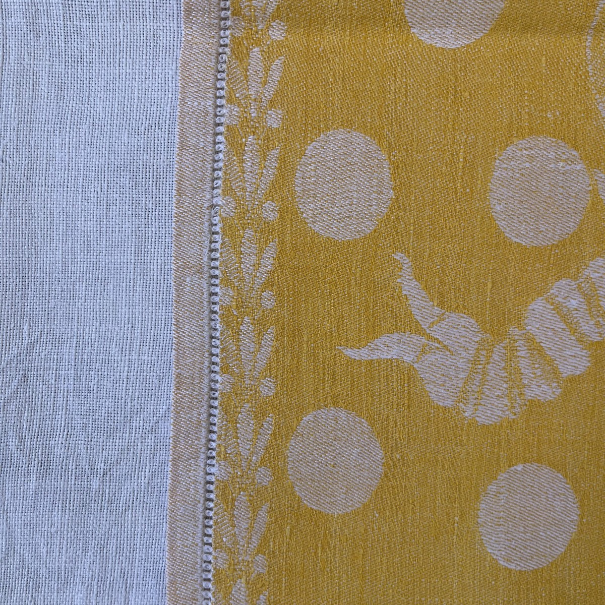 8 serviettes en lin damassé jaune monogrammées CH, début XXe siècle -photo-6