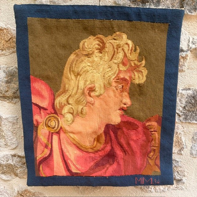 Tapisserie "personnage antique" signé et daté MM 54