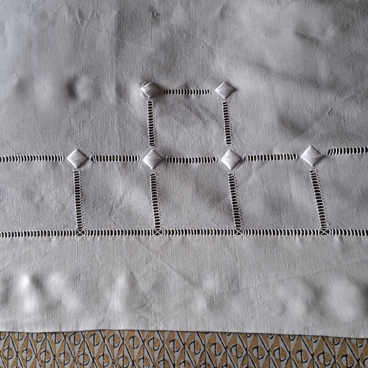 Drap brodé main en lin monogrammé CO ou BO vers 1930-photo-2