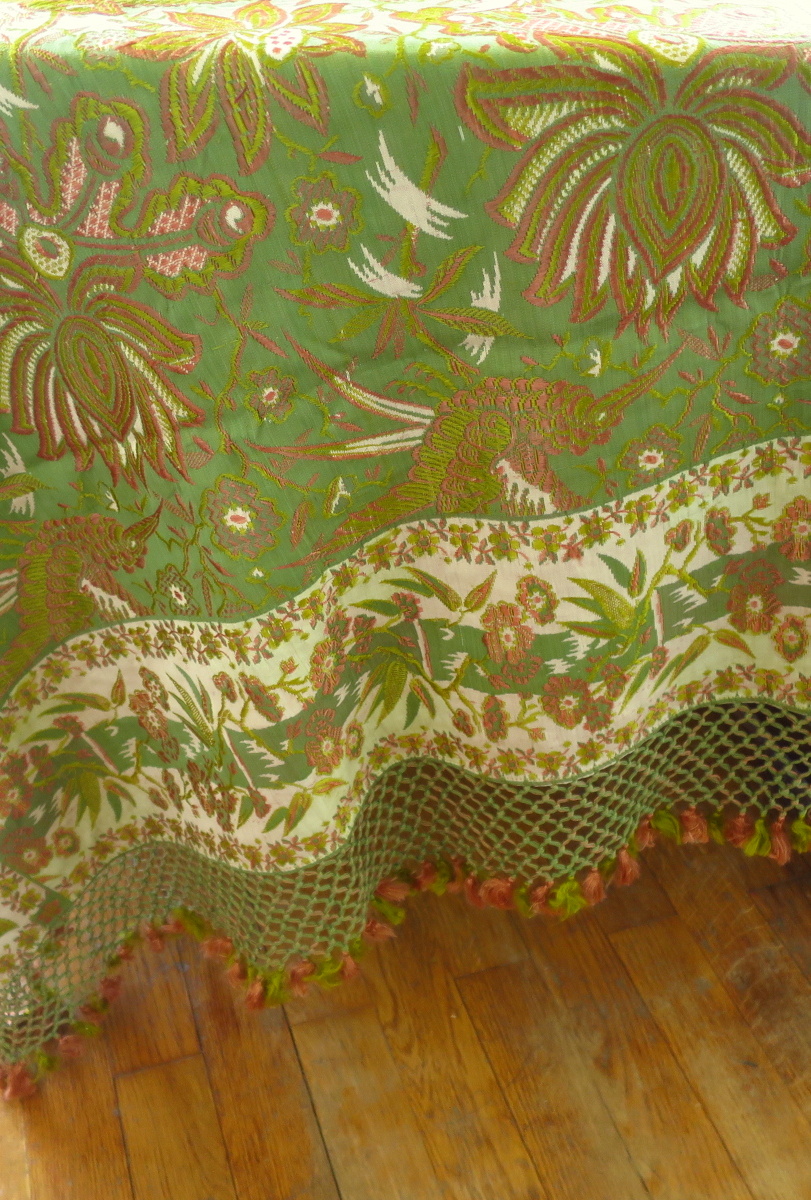 Nappe / Tapis de table en tissu fin XIX° à décor d'oiseaux et de fleurs-photo-2