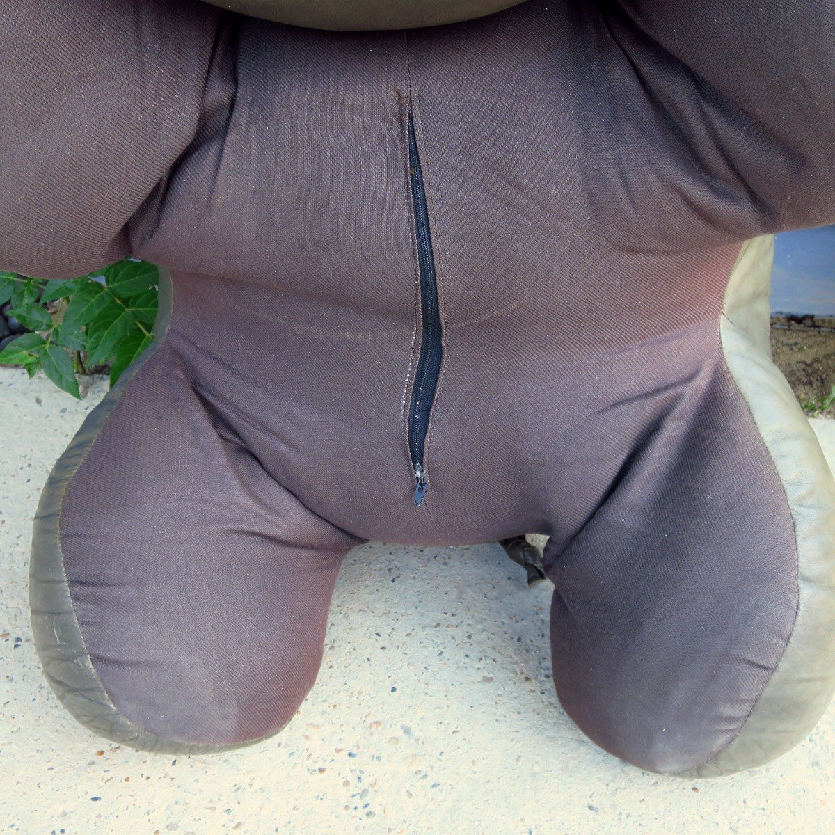 Hippopotame en cuir, repose-pieds dans le goût de Dimitri Omersa vers 1970-photo-7