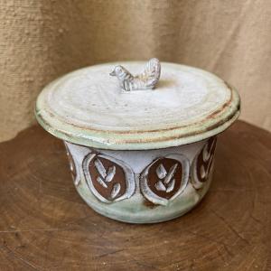 Pot couvert à l’oiseau d’Albert Thiry, Vallauris, circa 1960