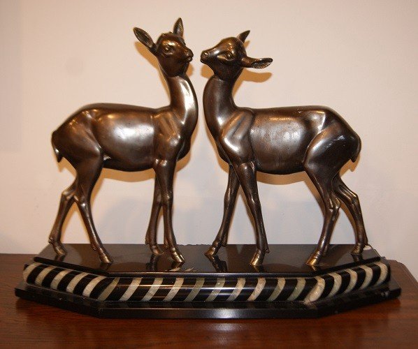 French Decò Bronze Sculpture From The Early 1900s, Pair Of Stags With Marble Base