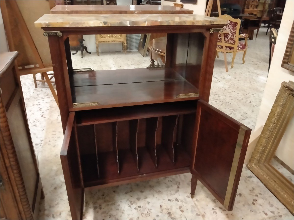 Buffet En Acajou Des Années 1800 De Style Louis XVI Avec Marbre Et Miroir-photo-1