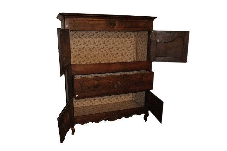 French Cabinet From The 1600s In Oak-photo-1