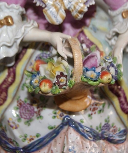 Capodimonte Porcelain Statuette Depicting A Lady From The 1800s-photo-4