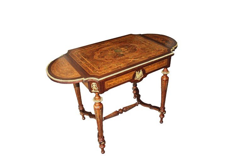 Précieuse Petite Table De Style Louis XVI Du XIXe Siècle, Avec Des Côtés Repliables marquetée-photo-2