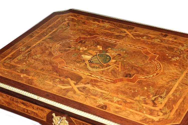 Précieuse Petite Table De Style Louis XVI Du XIXe Siècle, Avec Des Côtés Repliables marquetée-photo-3