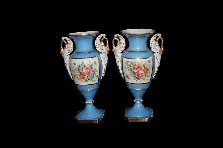 Paire De Petits Vases Français En Porcelaine De La Vieille-paris Du XIXe Siècle couleur bleue