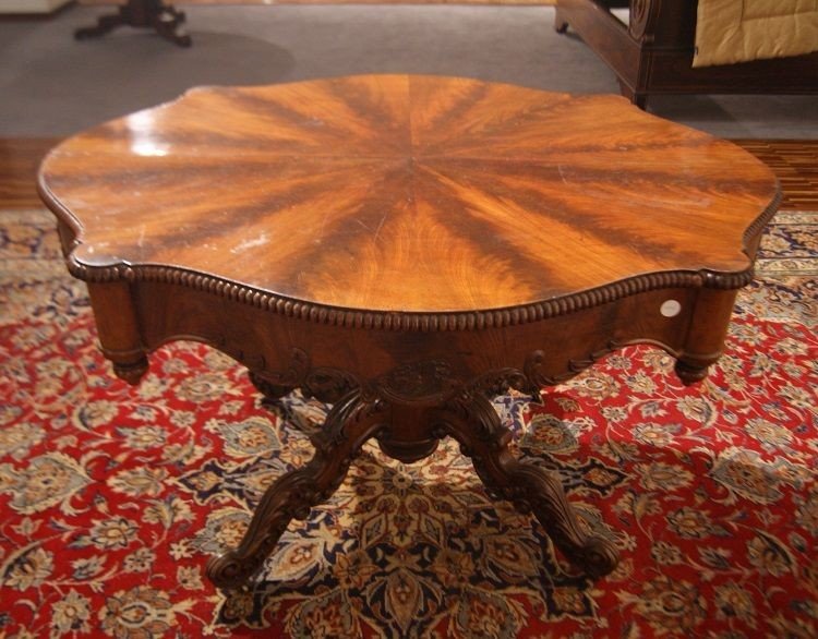 Table Autrichienne De Style Louis-philippe En Acajou, Datant Du Milieu Du XIXe Siècle