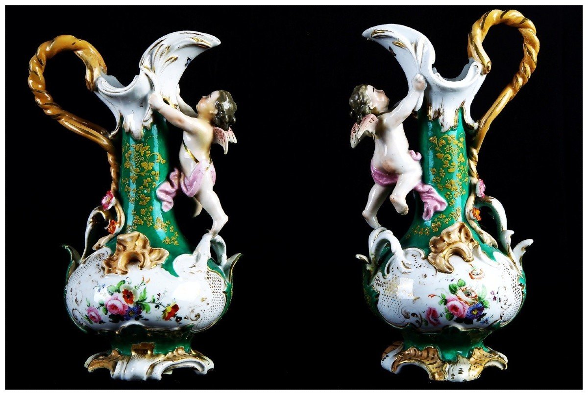  Paire de vase en porcelaine de Sèvres verte à décors floraux 1800