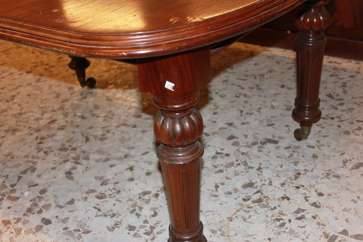 Extendable English Table From The Second Half Of The 19th Century, Victorian Style, In Mahogany-photo-1