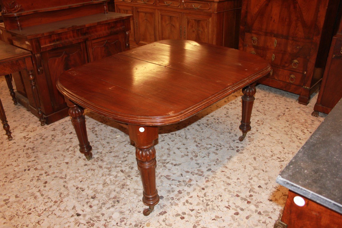 Extendable English Table From The Second Half Of The 19th Century, Victorian Style, In Mahogany