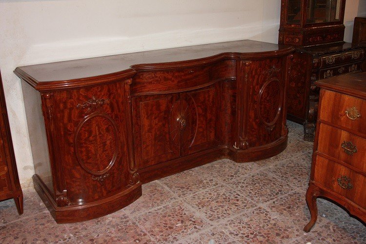Large Victorian-style English Sideboard Credenza In Mahogany From The 1800s