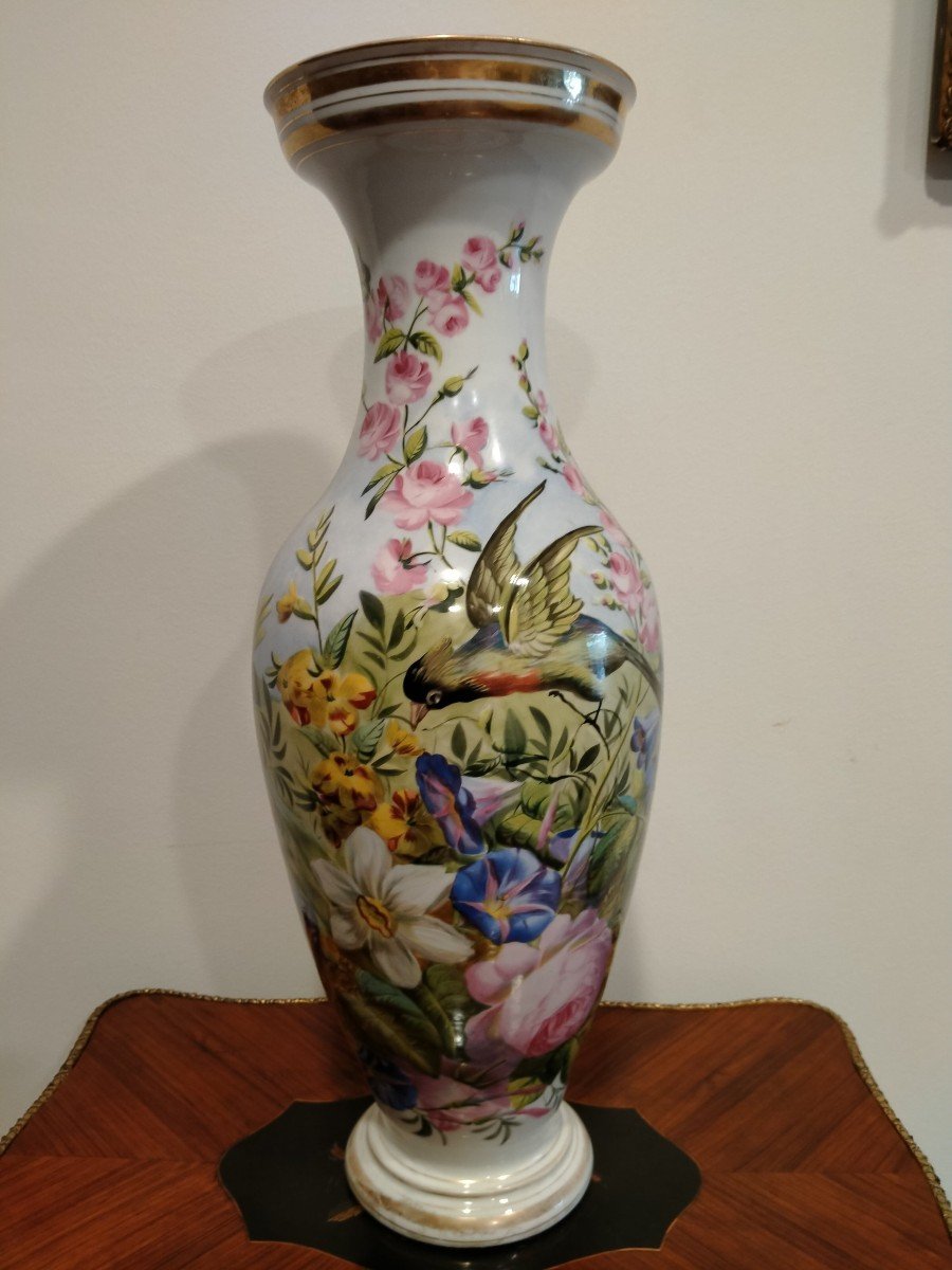 Ensemble De Deux Vases De La Vieille Paris Décorés Des Années 1800, Blancs Avec Motifs Floraux-photo-2
