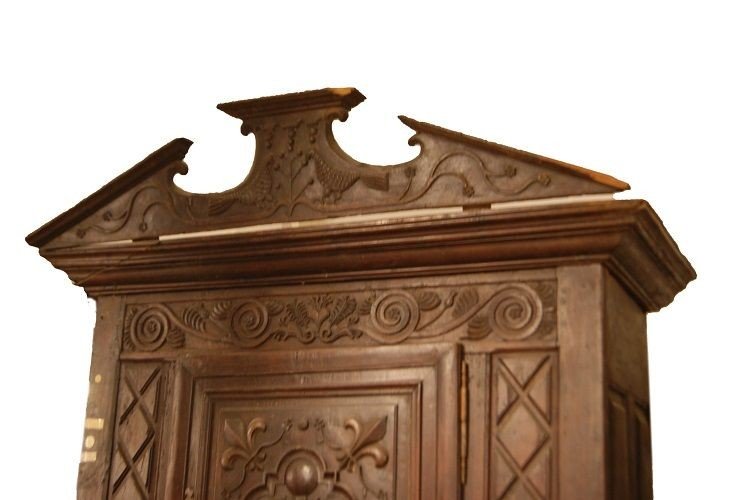 Italian Cabinet, Florentine, 1600s In Walnut Wood. It Has A Temple Hat, 2 Doors And 2 Drawers-photo-2