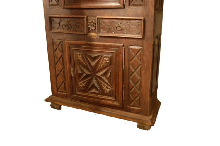 Italian Cabinet, Florentine, 1600s In Walnut Wood. It Has A Temple Hat, 2 Doors And 2 Drawers-photo-3
