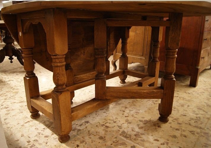 Oval Finned Table, French, Mid 1800s In Solid Oak. Removable Feet To Support The Flaps-photo-4