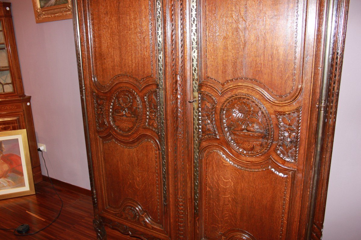 Armoire Française Du XVIIIe Siècle De Normandie, Pour Mariage En Bois De Chêne Sculpté-photo-2