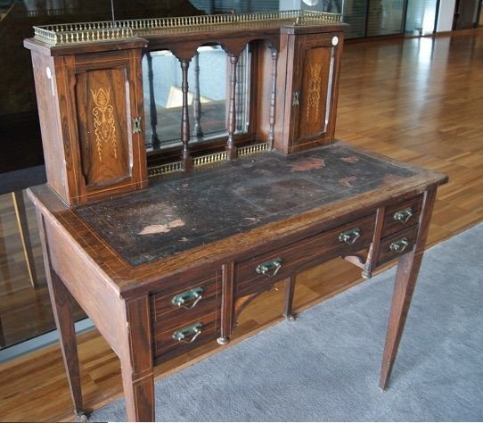  Victorian English Writing Desk From The Mid-1800s, Made Of Rosewood In The Victorian Style-photo-3