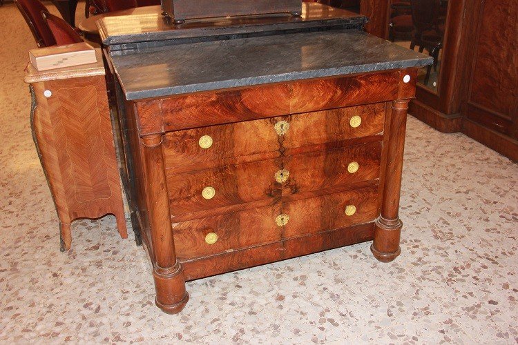 Petit commode Français De Style Empire En Bois d'Acajou Avec Un Plateau En Marbre 