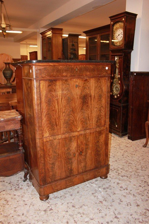 Secrétaire Style Empire En Acajou Et Placage d'Orme Du XIXe Siècle Avec Un Plateau En Marbre 