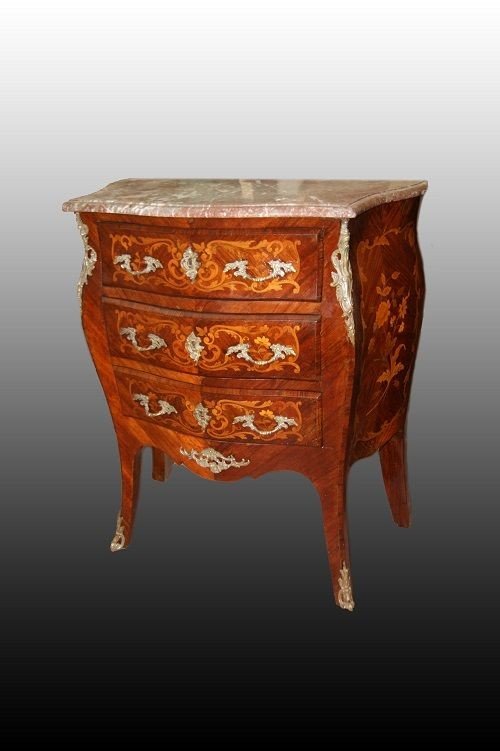 French Chest Of Drawers From The Second Half Of The 1800s, Louis XV Style, In Violet Wood