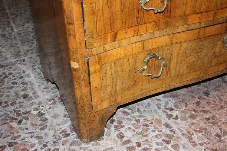 Italian Drop-leaf Chest From The Mid-1700s, Louis XV Style, In Walnut Wood And Walnut Burl-photo-4
