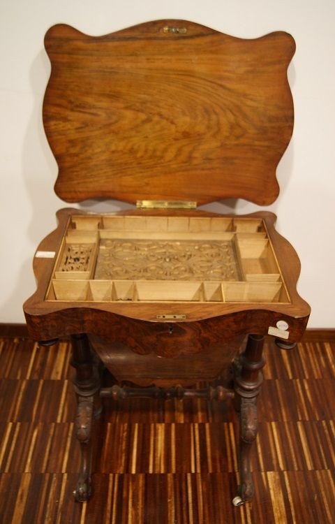 Petite Table De Travail Victorienne En Ronce Datant De 1800-photo-5