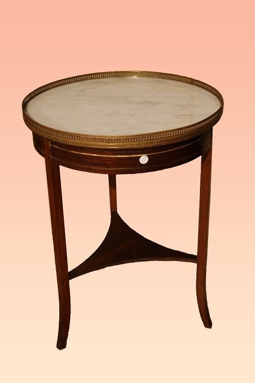 Table Basse Circulaire Avec Plateau En Marbre Blanc Et Incrustation En Laiton 1800