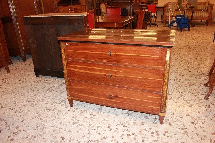 Austrian Chest Of Drawers From The Late 1700s To Early 1800s, Louis XVI Style, In Rosewood