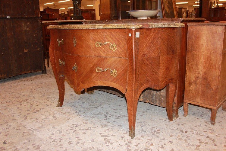 Grand Commode Style Louis XV De La Mi-1800 Français En Bois De Rose Avec Un Grand Marbre-photo-1