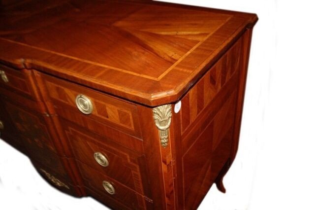 French Chest Of Drawers From The Mid-1800s, Transition Style, In Mahogany And Rosewood-photo-3