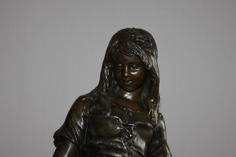French Sculpture From The Second Half Of The 19th Century In Antimony. Depicting A Young Girl-photo-3
